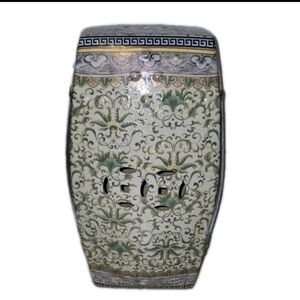 Antique Chinese porcelain stool
